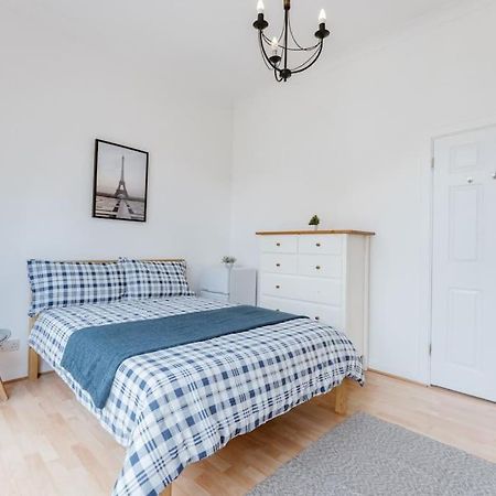 Comfortable Double Room For Your London Getaway Екстериор снимка