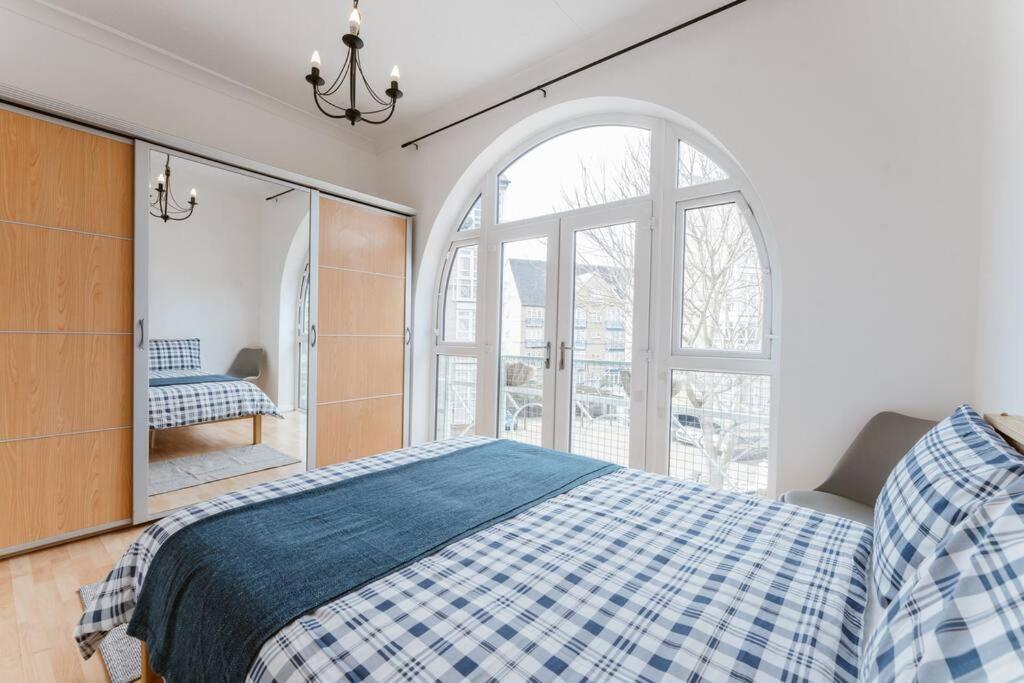 Comfortable Double Room For Your London Getaway Екстериор снимка